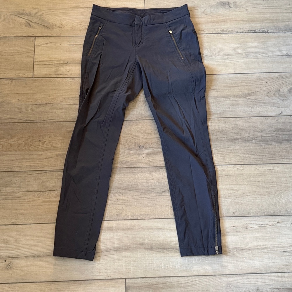 Athleta wander skinny stash pant size 6, gray